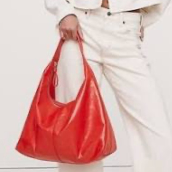 Banana Republic Slouchy Leather Hobo Bag in Blood Orange - Picture 3 of 7